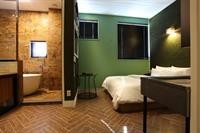 H Avenue Hotel 33/69
