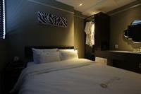 H Avenue Hotel 60/69