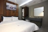 H Avenue Hotel 40/69