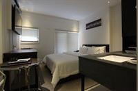 H Avenue Hotel 62/69