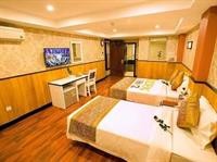Golden Rain 2 Hotel 33/96
