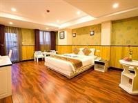 Golden Rain 2 Hotel 66/96