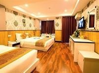 Golden Rain 2 Hotel 70/96