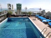 Golden Rain 2 Hotel 44/96