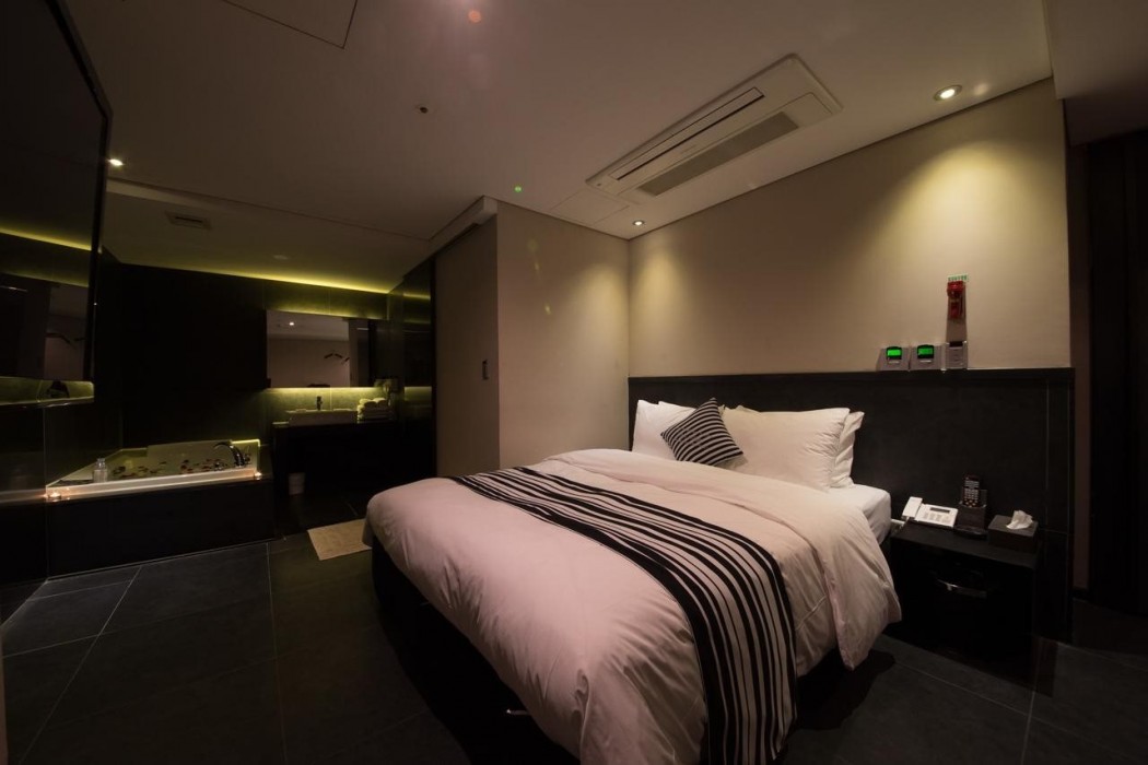 Adlige Hotel 28/54