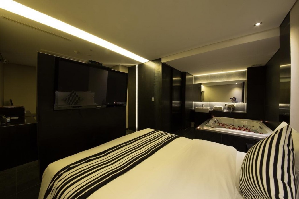 Adlige Hotel 25/54