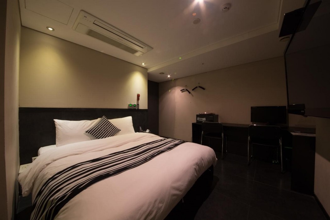 Adlige Hotel 24/54