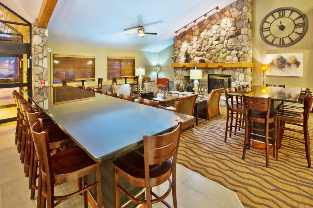 AmericInn by Wyndham Grand Forks 20/46