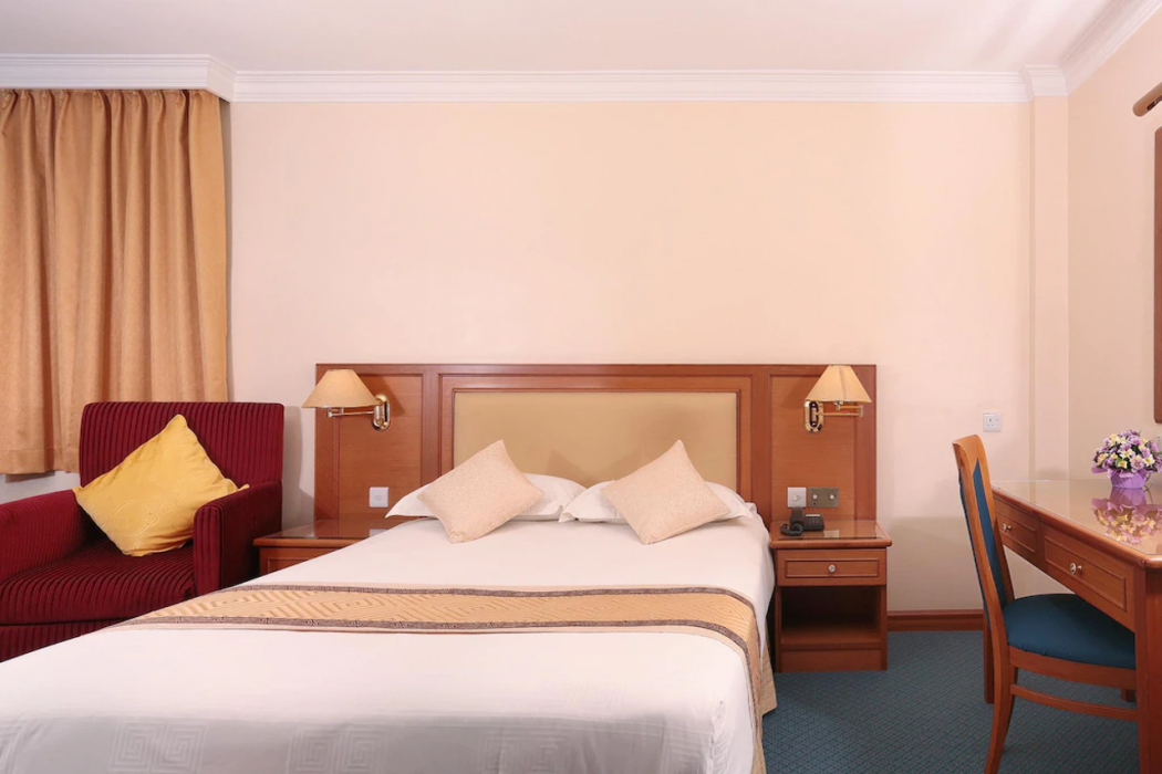 Hotel Santosa 5/27
