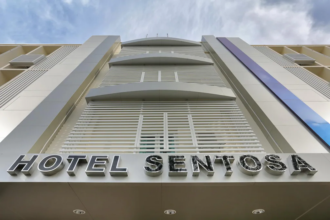 Hotel Santosa 1/27