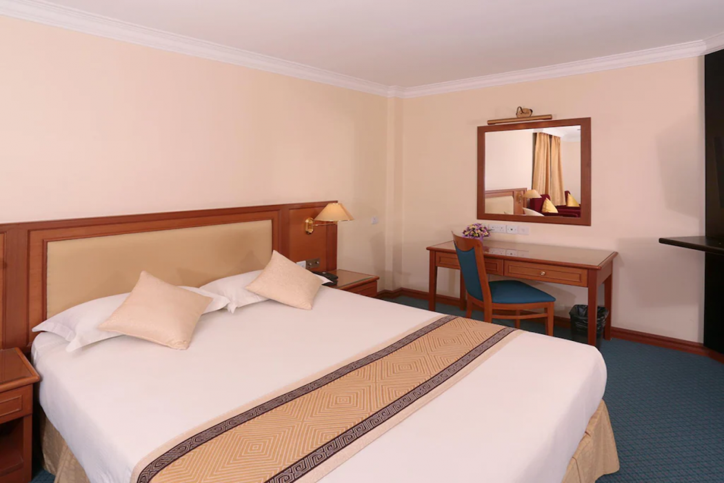 Hotel Santosa 4/27