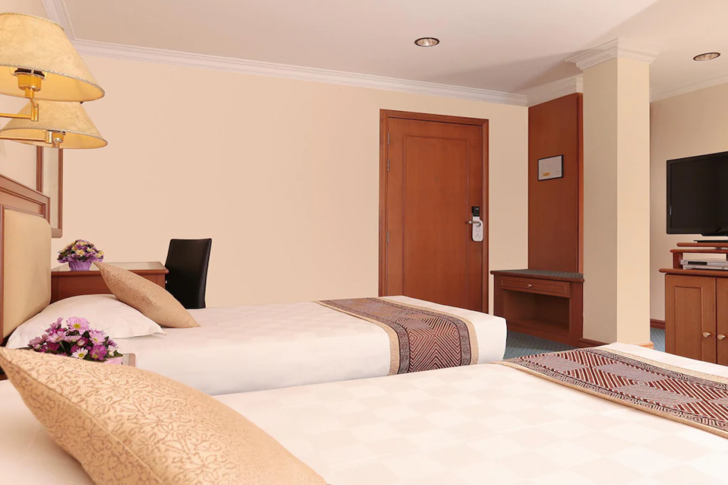 Hotel Santosa 6/27