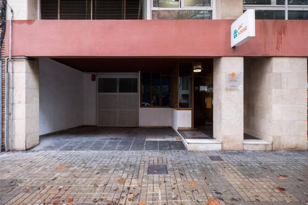 Arc House Hostel 1/18