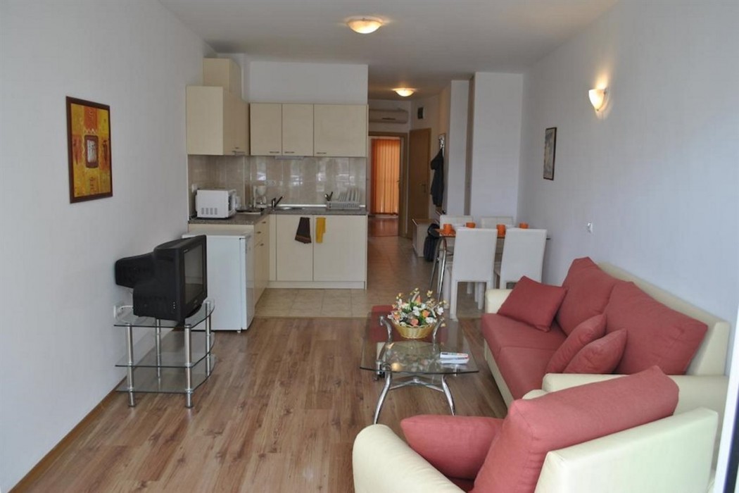 Julia Family Apartments 26/62