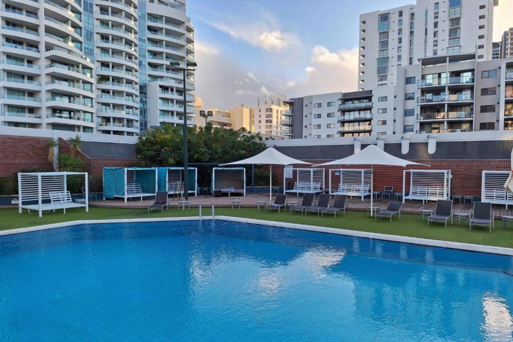 Residence on Langley Park 33/46