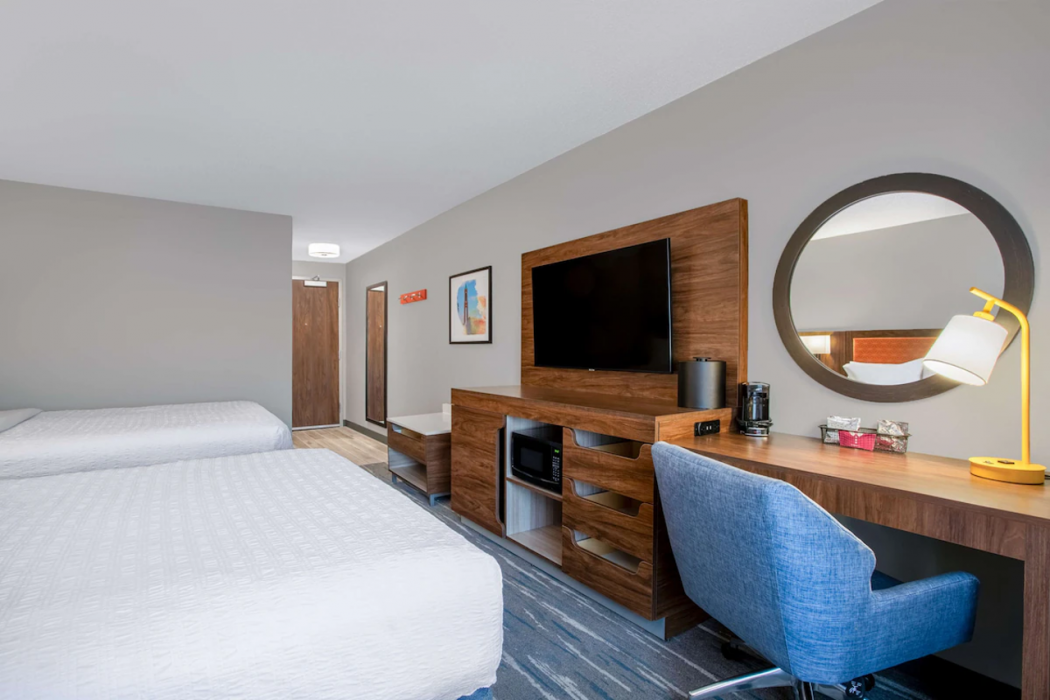Hampton Inn and Suites Muncie 8/43
