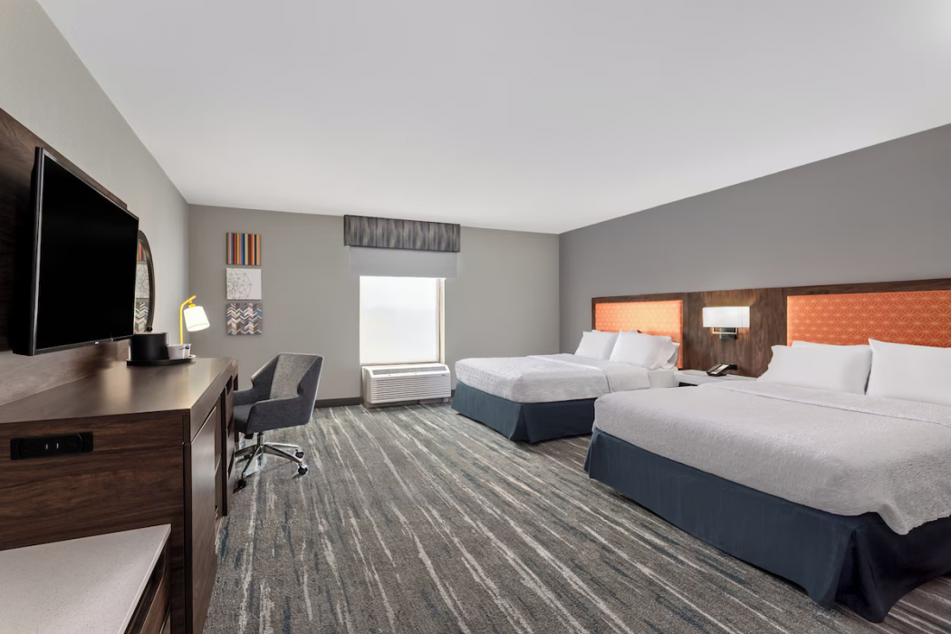 Hampton Inn and Suites Muncie 11/43