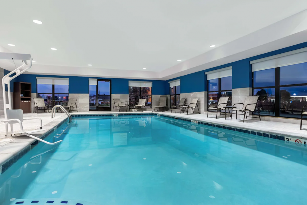 Hampton Inn and Suites Muncie 19/43