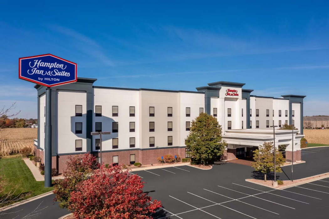 Hampton Inn and Suites Muncie 2/43