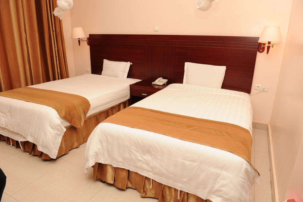 Nobleza Hotel 8/50