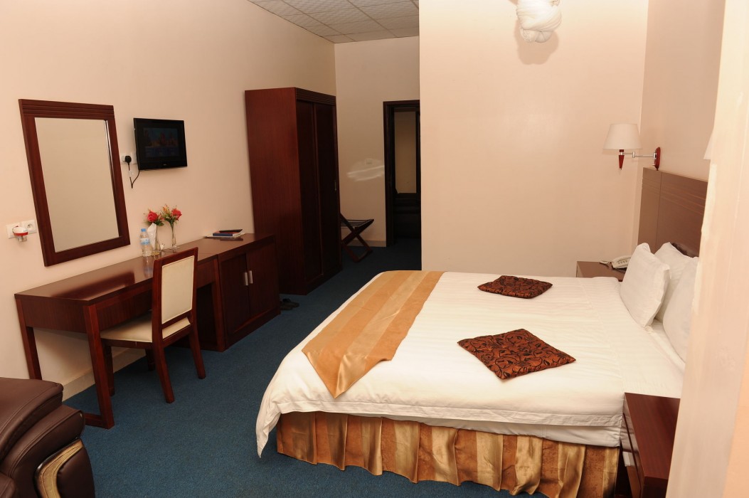Nobleza Hotel 17/50
