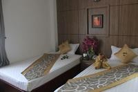 VALENCIA HOTEL 45/70
