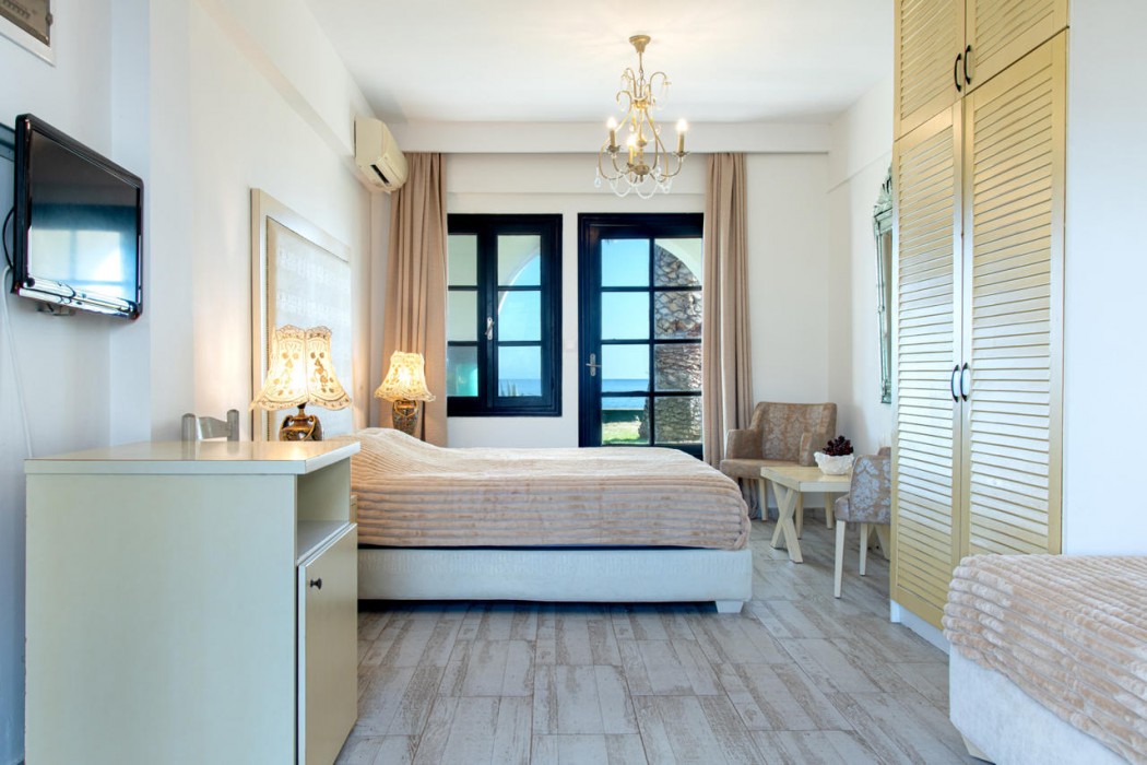 Assa Maris Beach Hotel 29/108