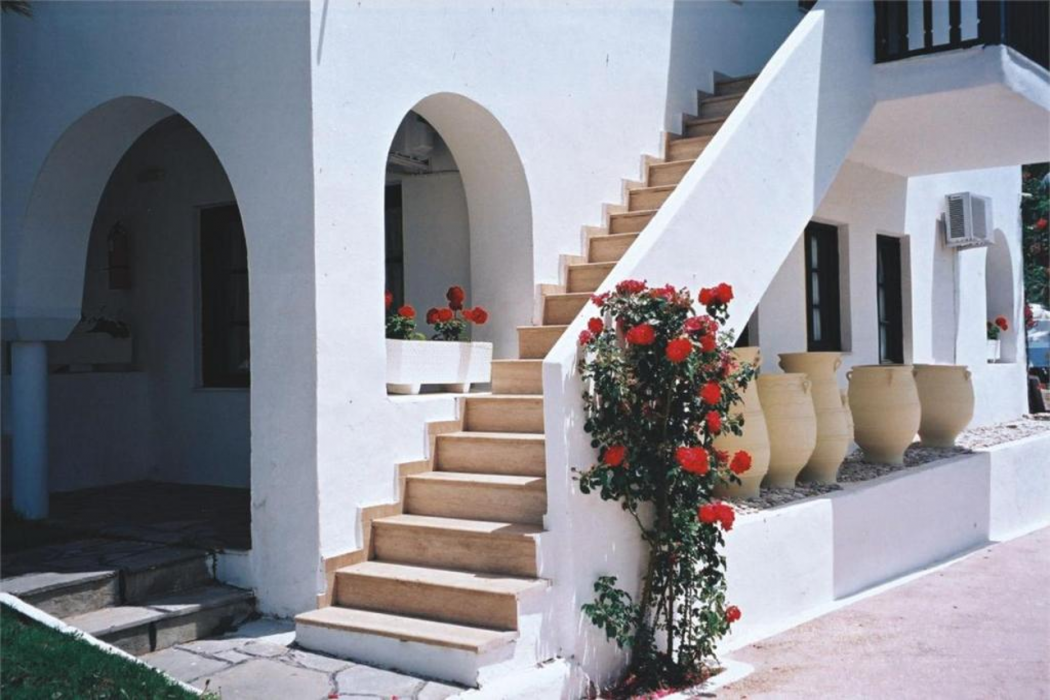 Assa Maris Beach Hotel 8/108