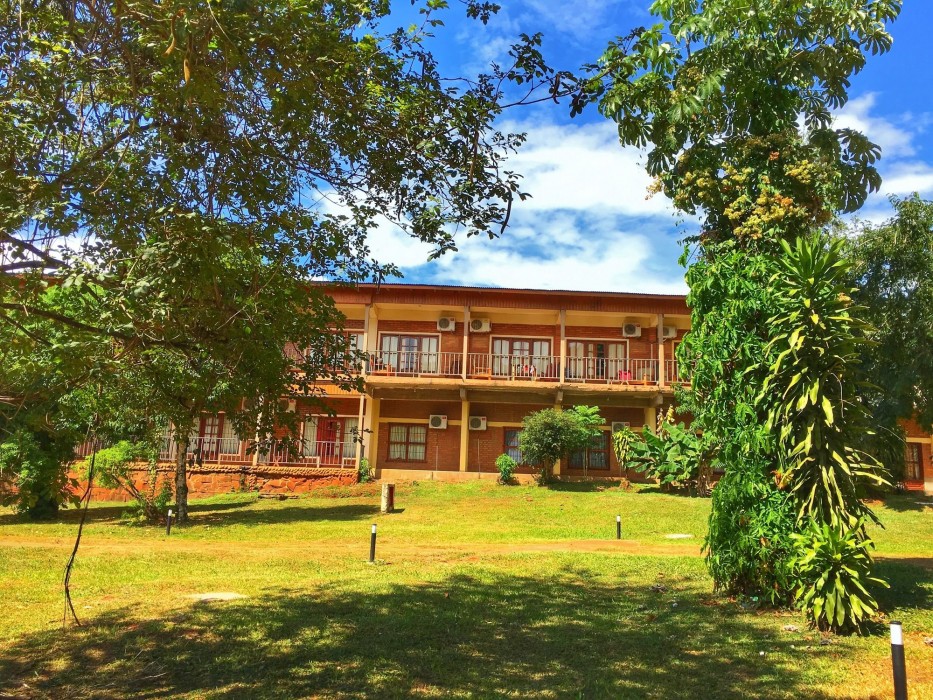 Carmen Hotel 54/100