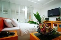 Cleopatra Hotel 85/97