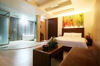 Cleopatra Hotel 52/97