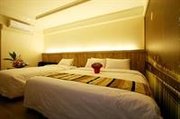 Cleopatra Hotel 75/97
