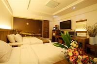 Cleopatra Hotel 72/97