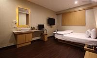 Nampo Comma Hotel 12/48