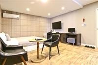 Home Hotel 42/94