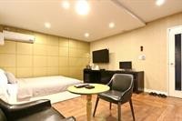 Home Hotel 50/94