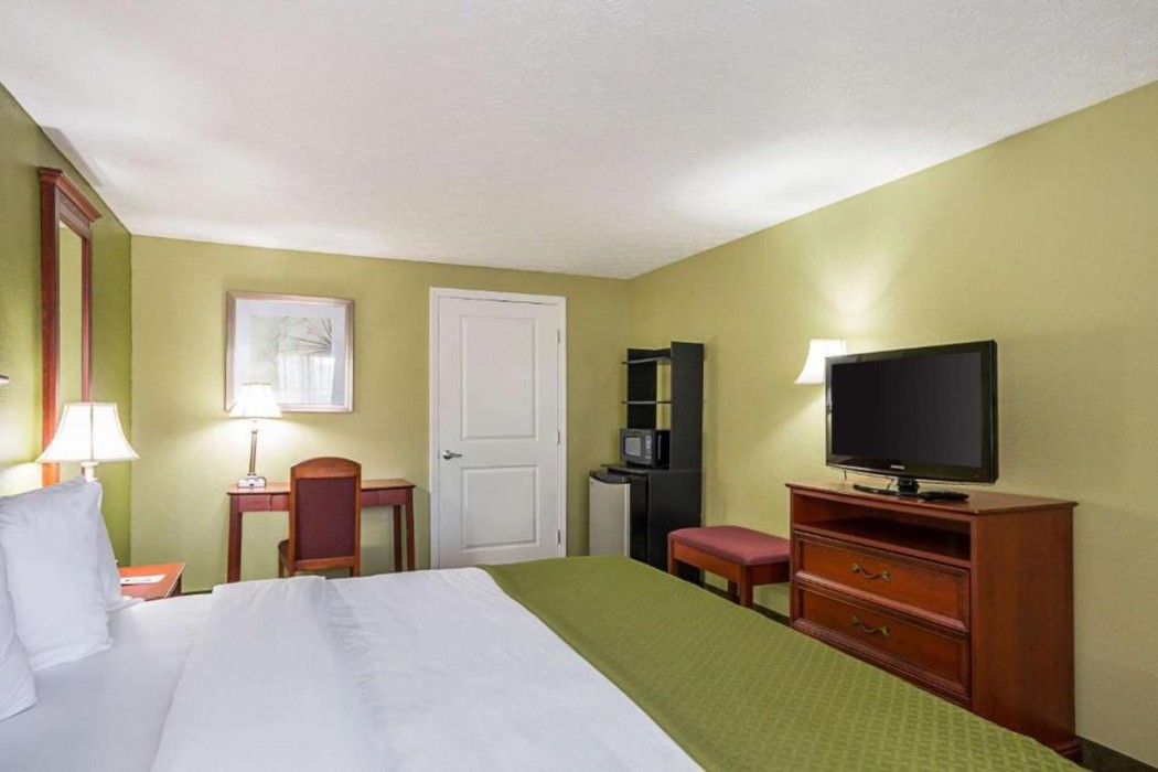 Quality Inn Weston, WV 10/22