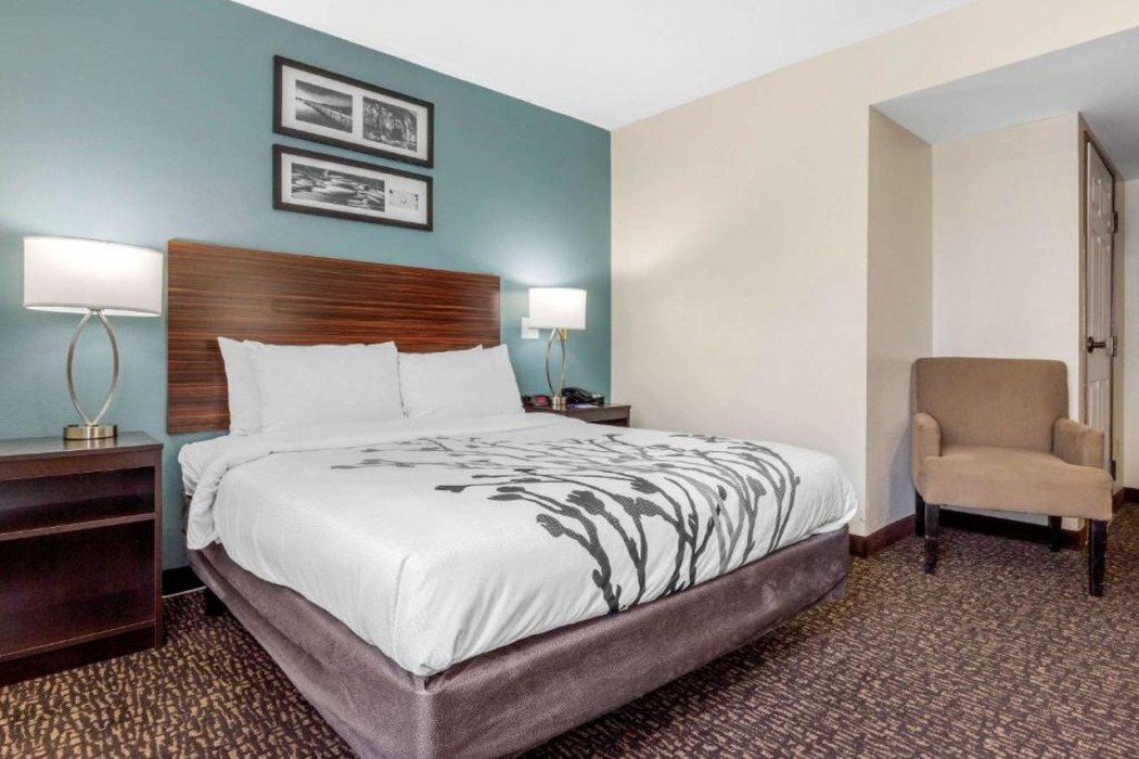 Sleep Inn & Suites Johnson City 10/31