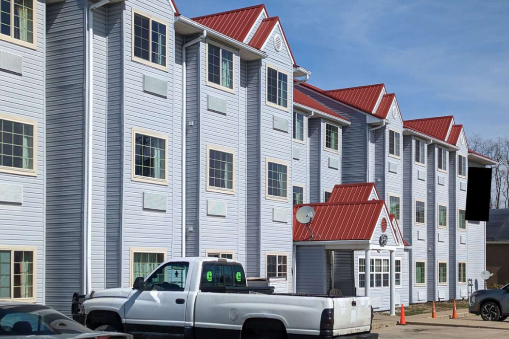 St. Clair Inn and Suites 1/12