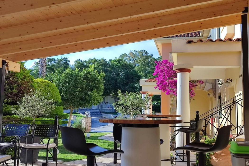Elanthi Village Hotel 48/85