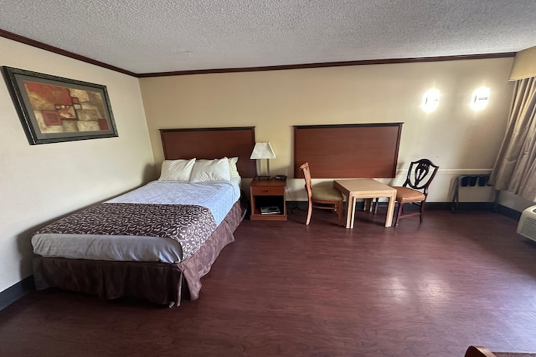 Hotel Red Rose by Townhouse Covington I-64 12/56