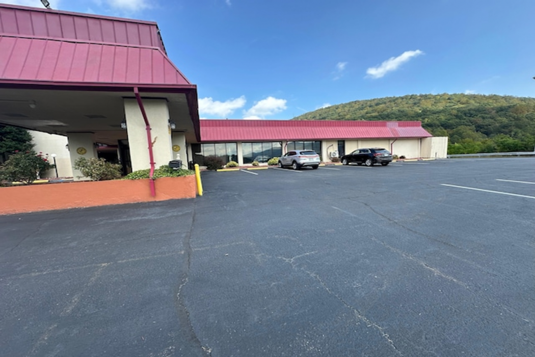 Hotel Red Rose by Townhouse Covington I-64 1/56