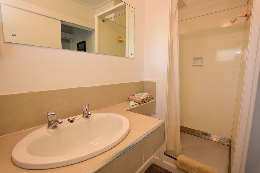 Avalon Motel Thames 13/22