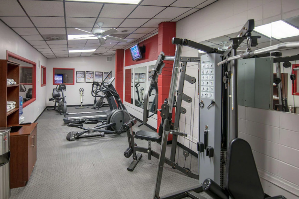 Ramada by Wyndham Cedar Rapids South 16/26