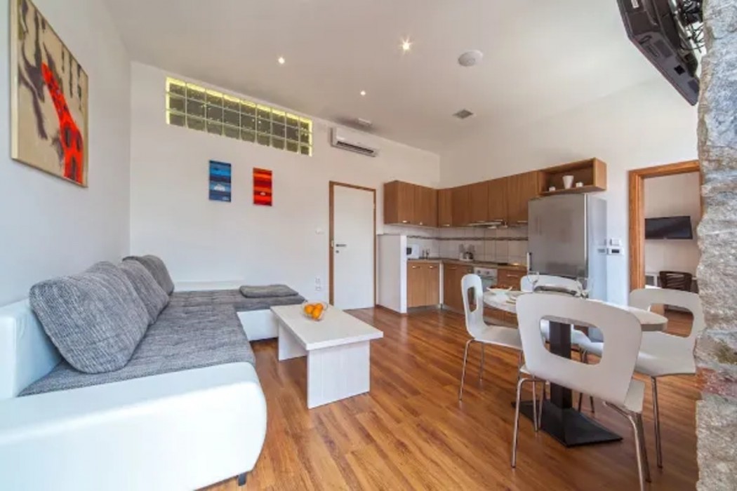 Marmontova Luxury Rooms 4/46