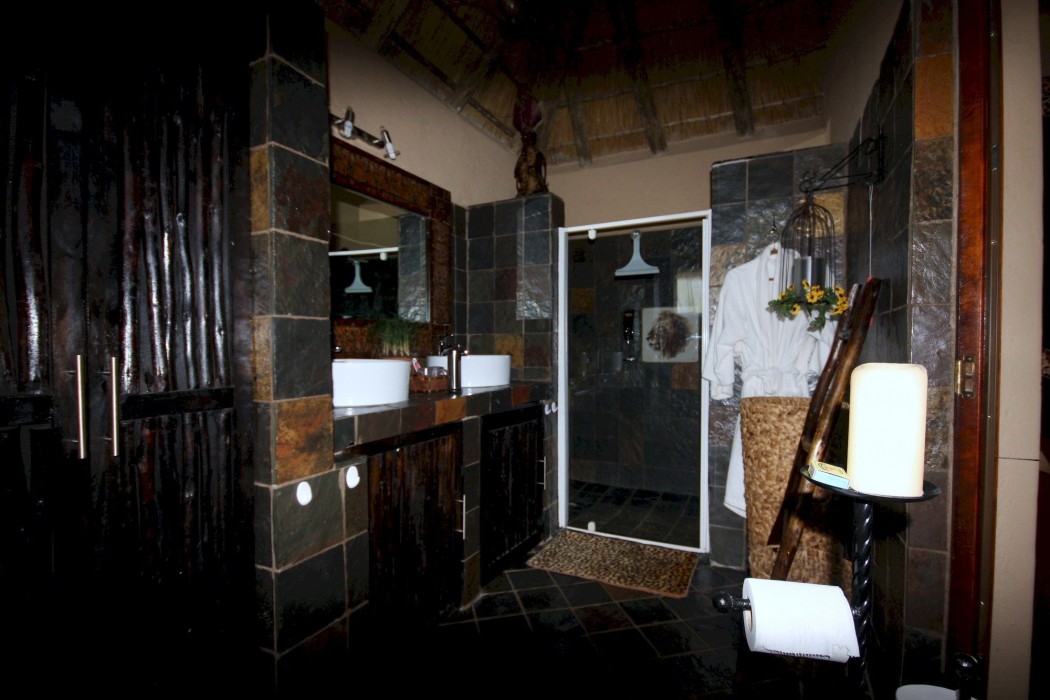 African Rock Lodge 52/82