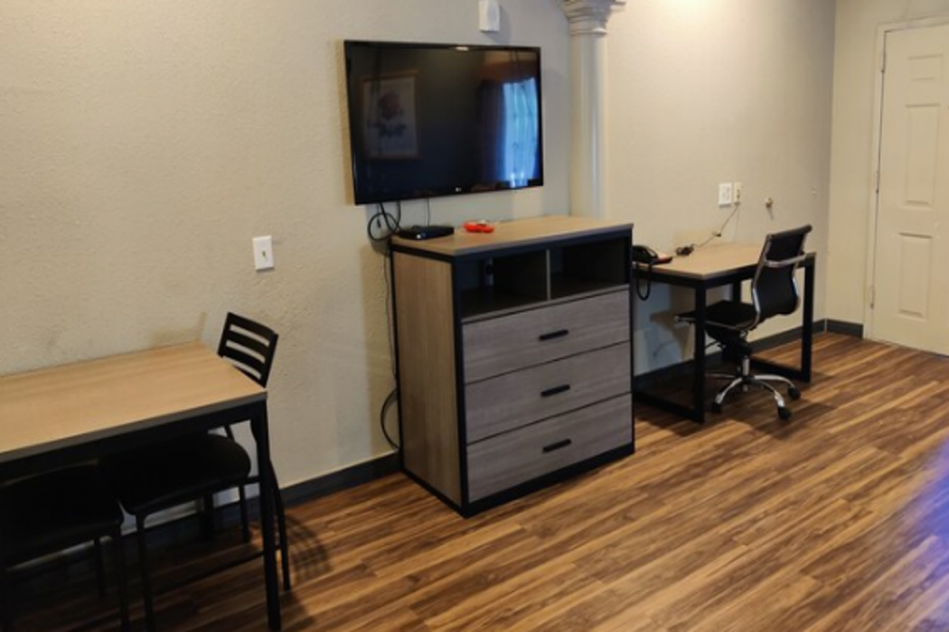 Regency Inn & Suites By Capital O Houston IAH Airport 26/66