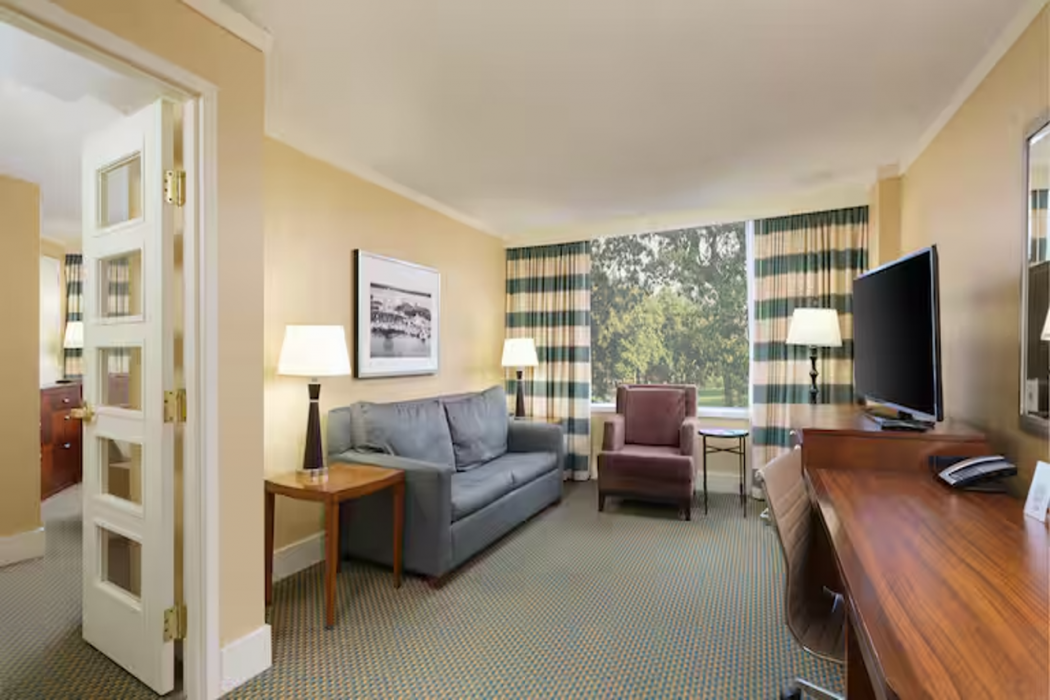 DoubleTree by Hilton Stamford 8/48