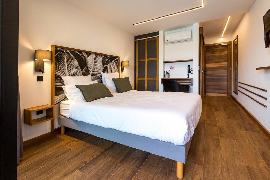 Hotel Latitude 21 5/58