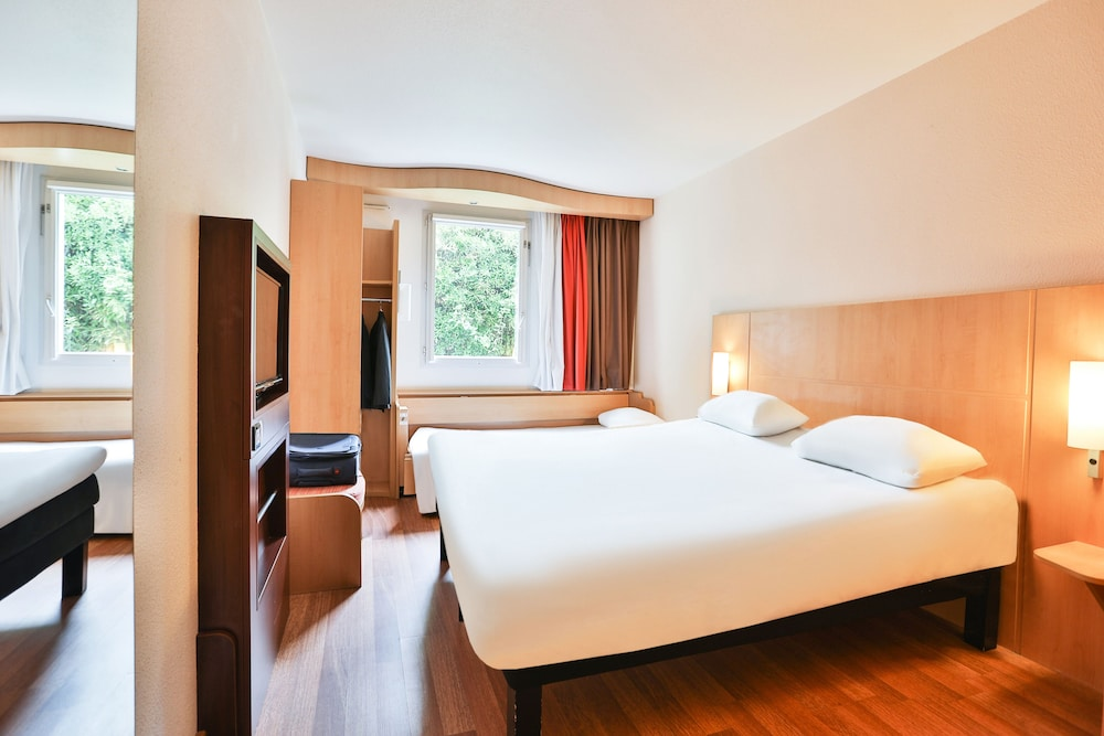 B&B Hotel Les Sables d Olonne Centre Gare 10/36